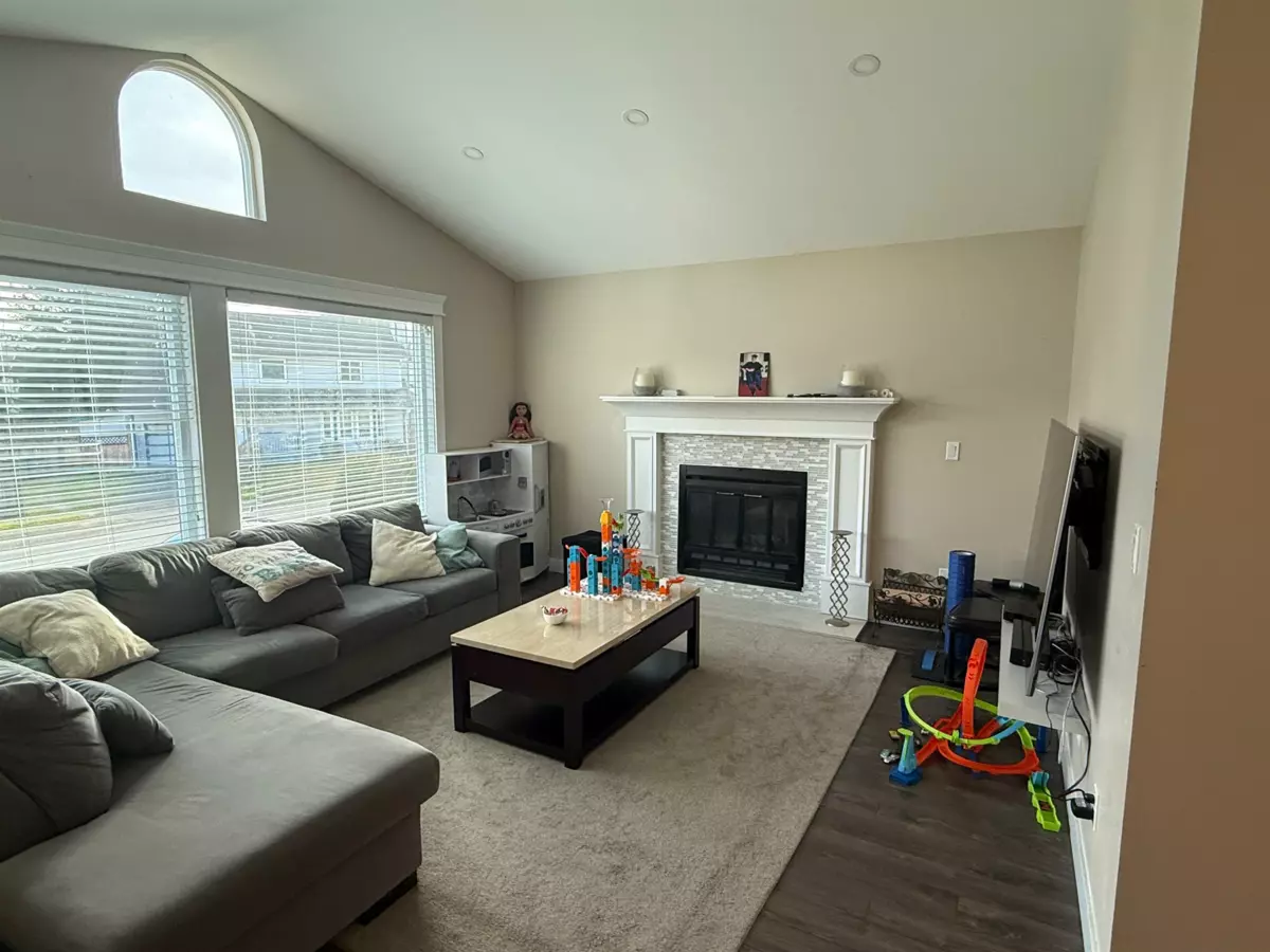 Family Room Photo of 9043 155 Street, Surrey, BC