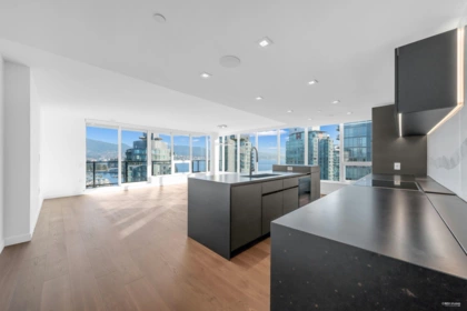 Kitchen Island Photo of 1602 620 Cardero Street, Vancouver, BC
