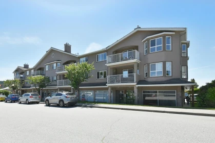 Basement Recreation Room Photo of 206 5711 Mermaid Street, Sechelt, BC