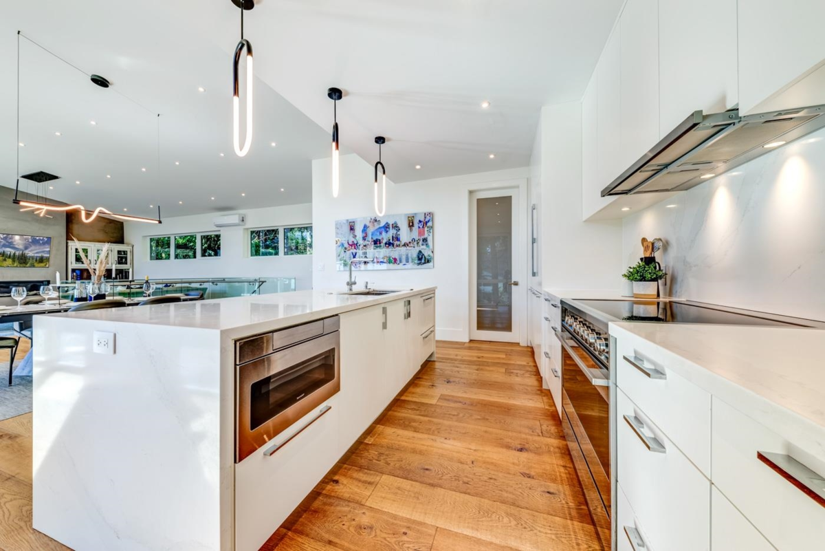 Breakfast Nook Photo of 8224 Alpine Way, Whistler, BC