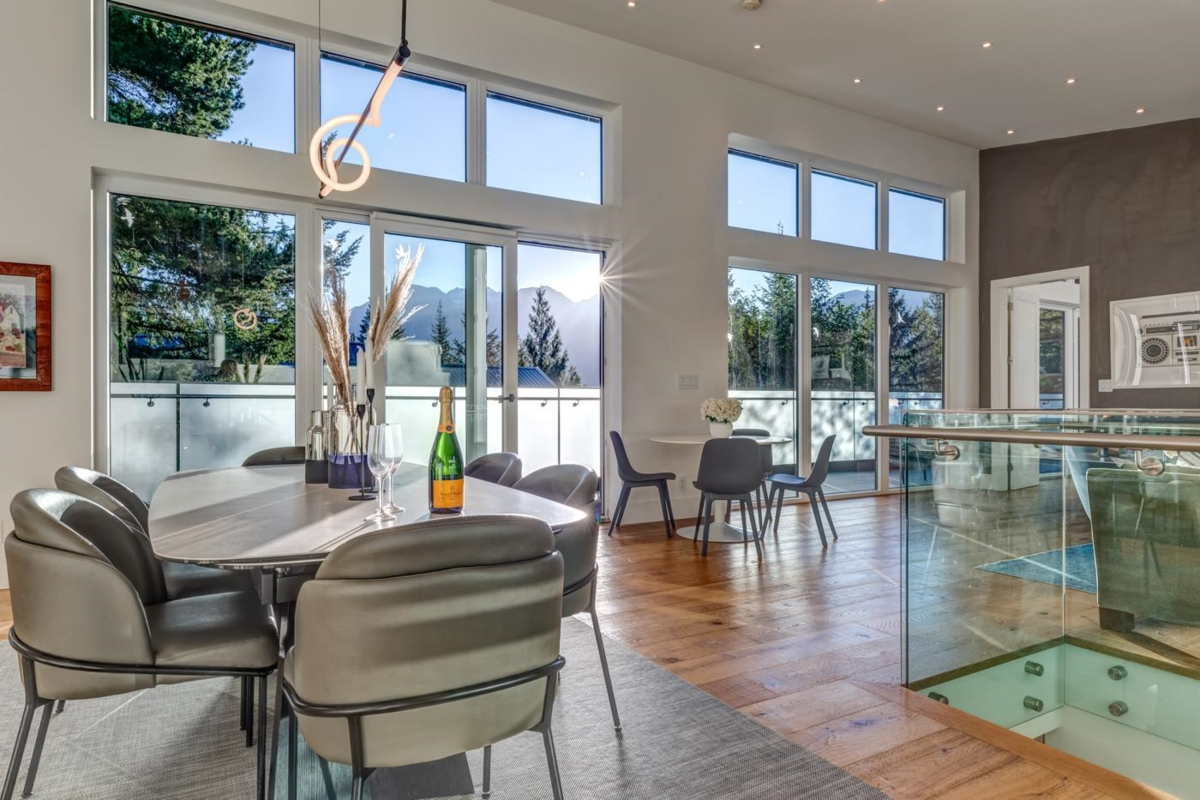 Living Room Photo of 8224 Alpine Way, Whistler, BC