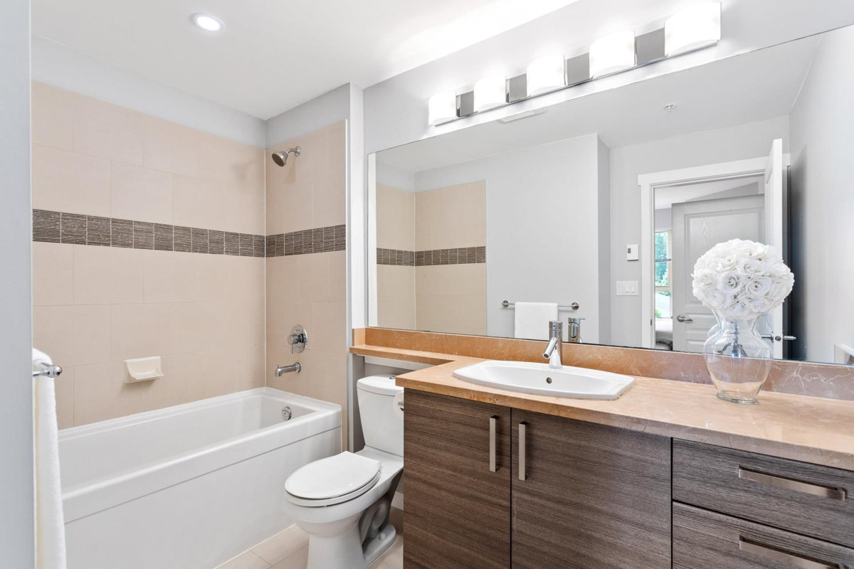 Entry Foyer Photo of 409 1153 Kensal Place, Coquitlam, BC