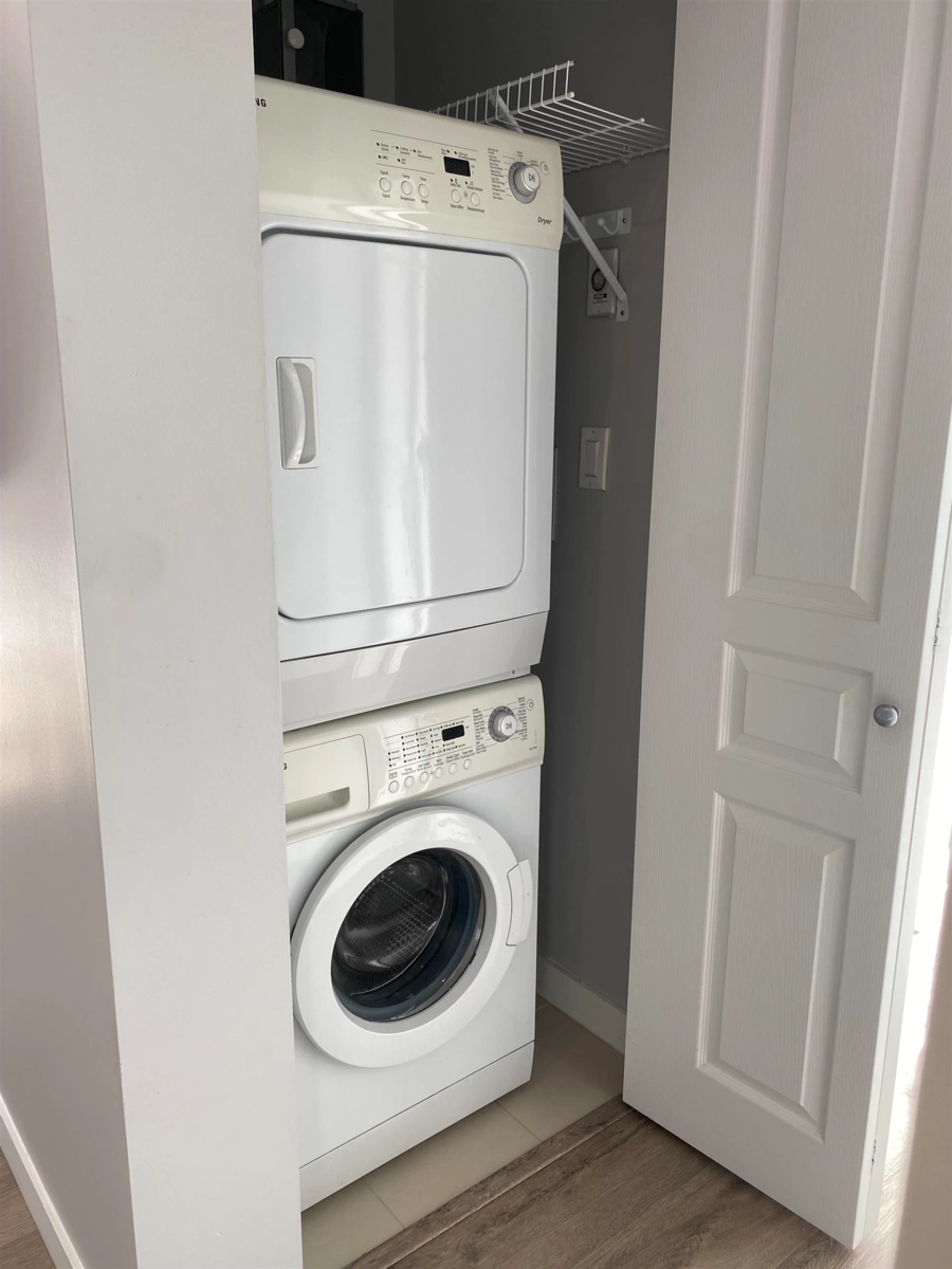 Front Yard Photo of 409 1153 Kensal Place, Coquitlam, BC