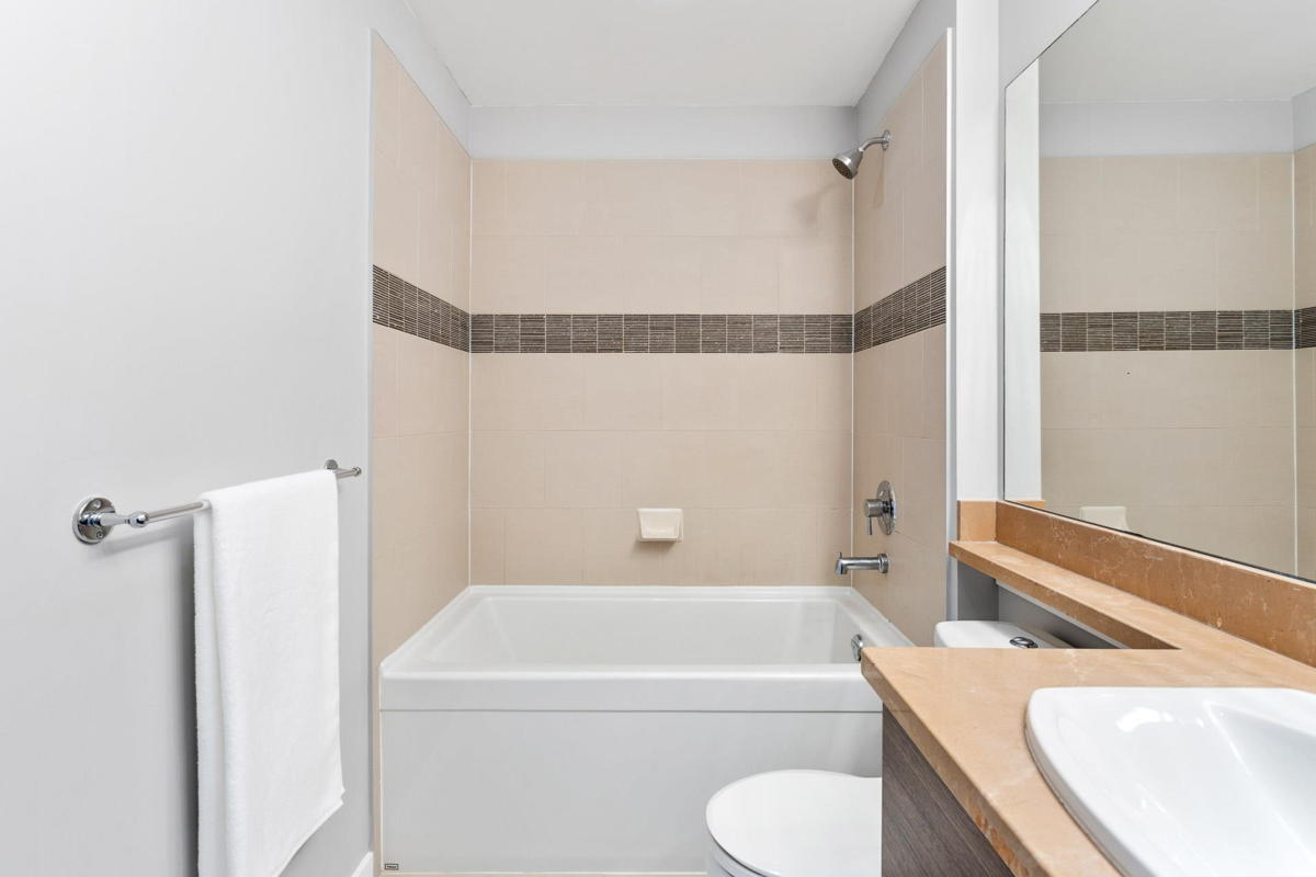 Hallway Photo of 409 1153 Kensal Place, Coquitlam, BC