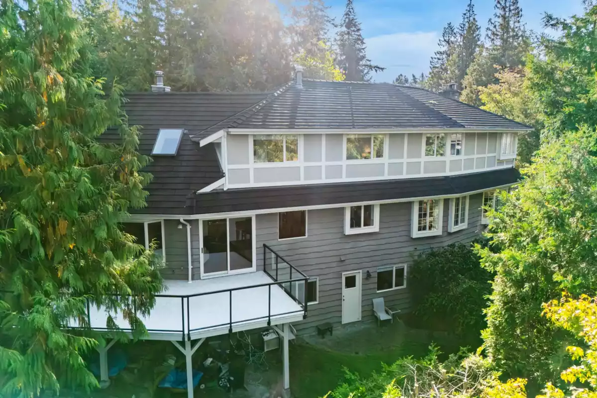 Basement Recreation Room Photo of 5219 Headland Drive, West Vancouver, BC