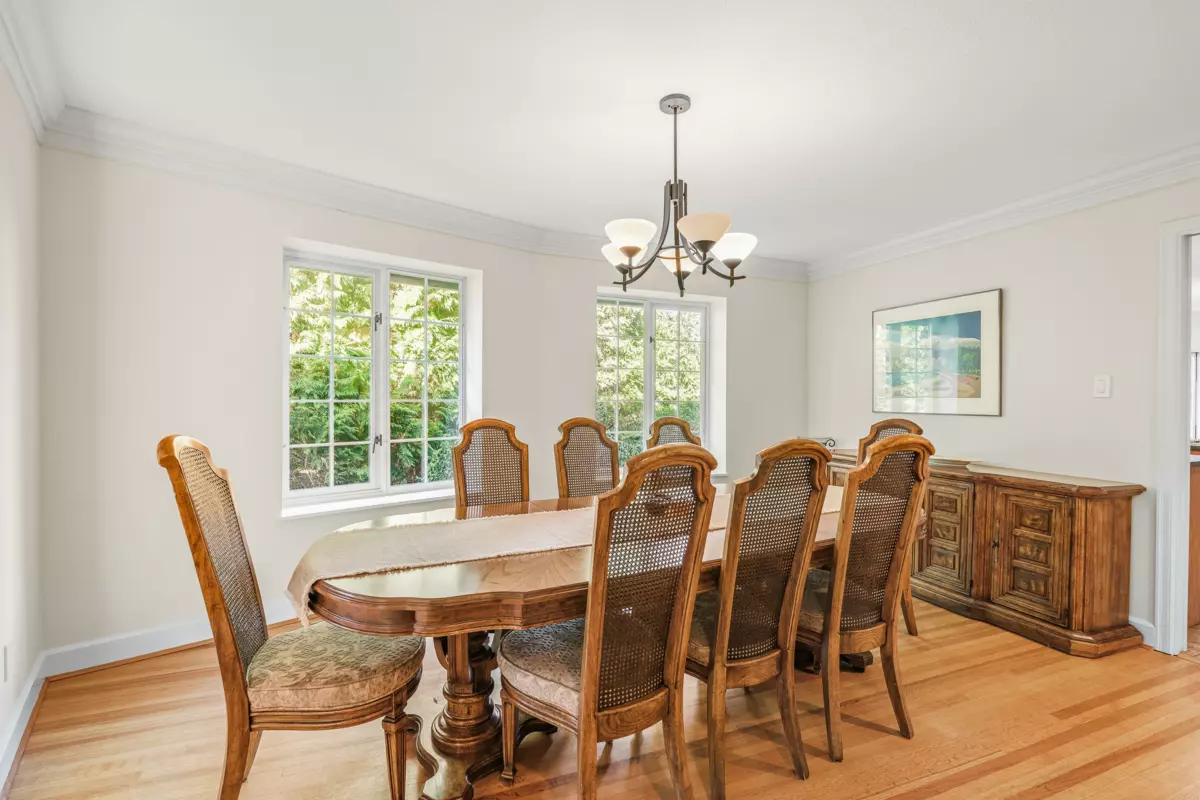 Family Room Photo of 5219 Headland Drive, West Vancouver, BC