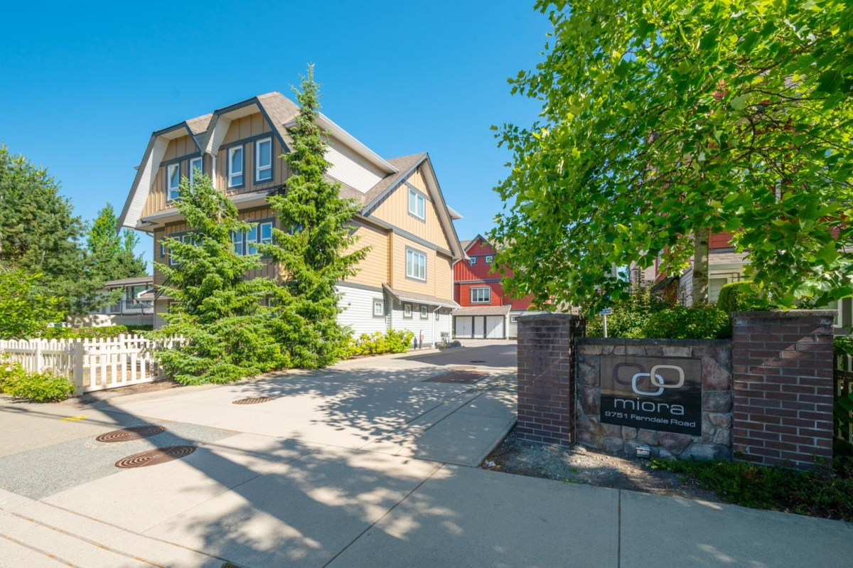 Kitchen Photo of 3 9751 Ferndale Road, Richmond, BC