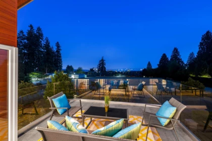 Backyard Photo of 2449 Kings Avenue, West Vancouver, BC