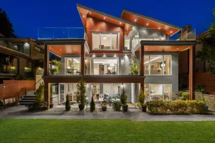 2449 Kings Avenue, West Vancouver, BC, Dundarave — 5 bed single family residence for sale