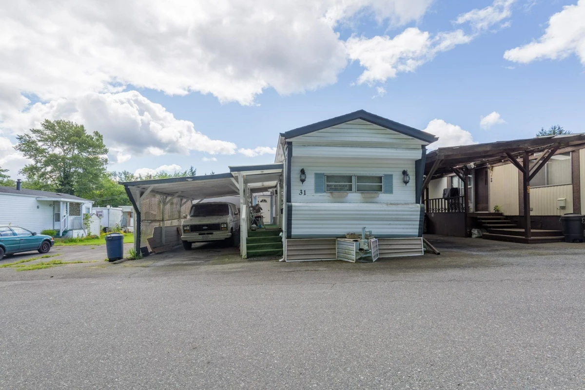 Exterior Rear Photo of 31 8266 King George Boulevard, Surrey, BC