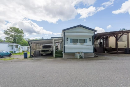 31 8266 King George Boulevard, Surrey, BC