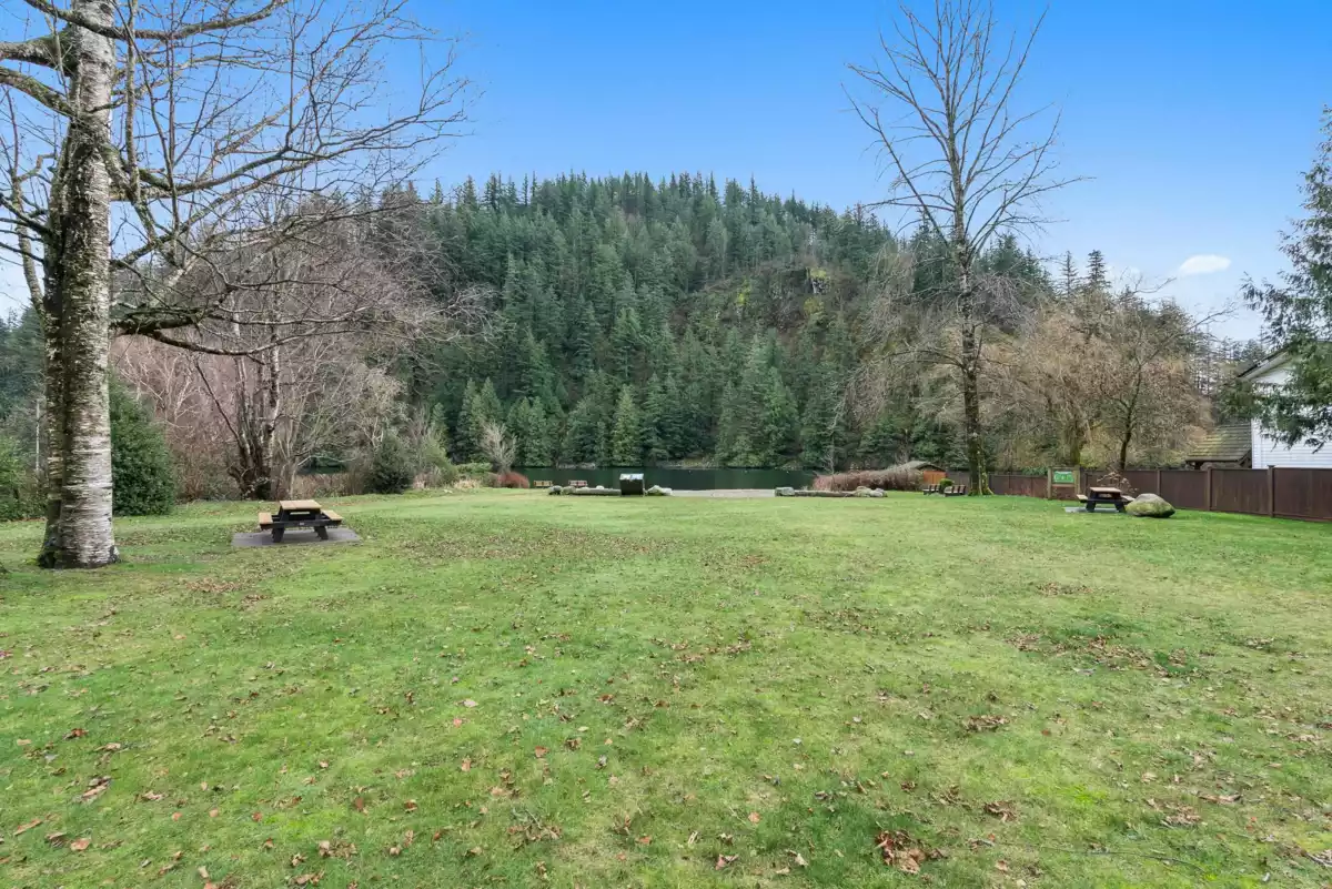Breakfast Nook Photo of 43739 Loch Road, Mission, BC