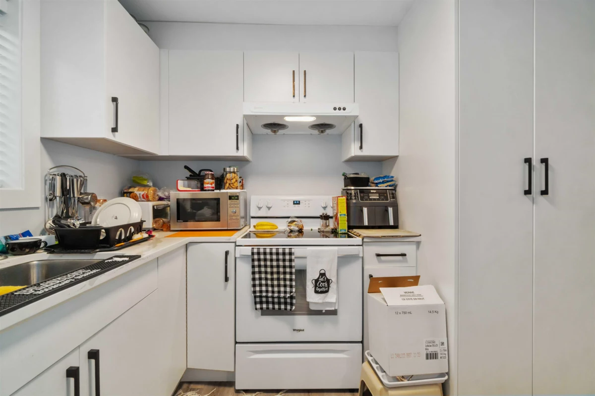 Powder Room Photo of 2575 & 2577 Parker Street, Vancouver, BC