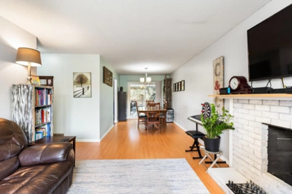 Breakfast Nook Photo of 4875 200 Street, Langley, BC