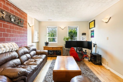 Hallway Photo of 4875 200 Street, Langley, BC