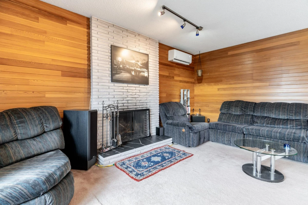 Breakfast Nook Photo of 8140 Fairdell Crescent, Richmond, BC