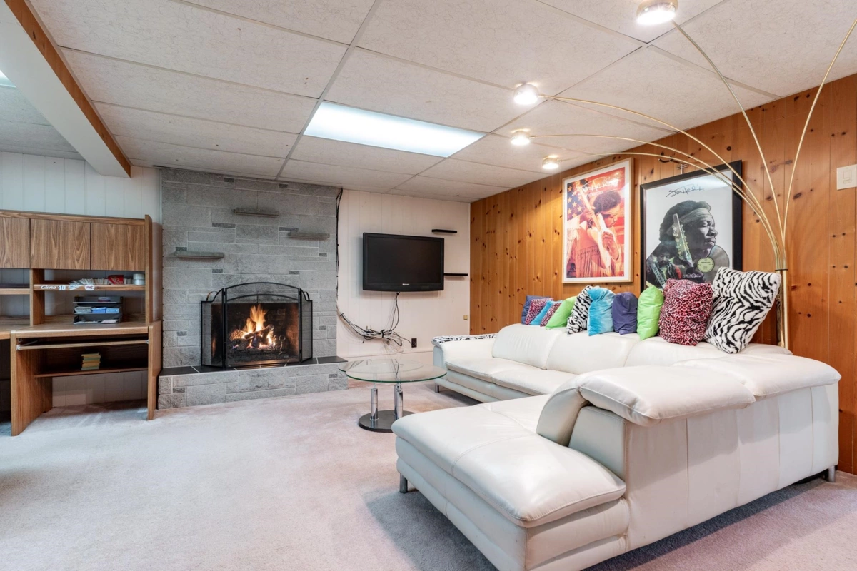 Garage Interior Photo of 8140 Fairdell Crescent, Richmond, BC