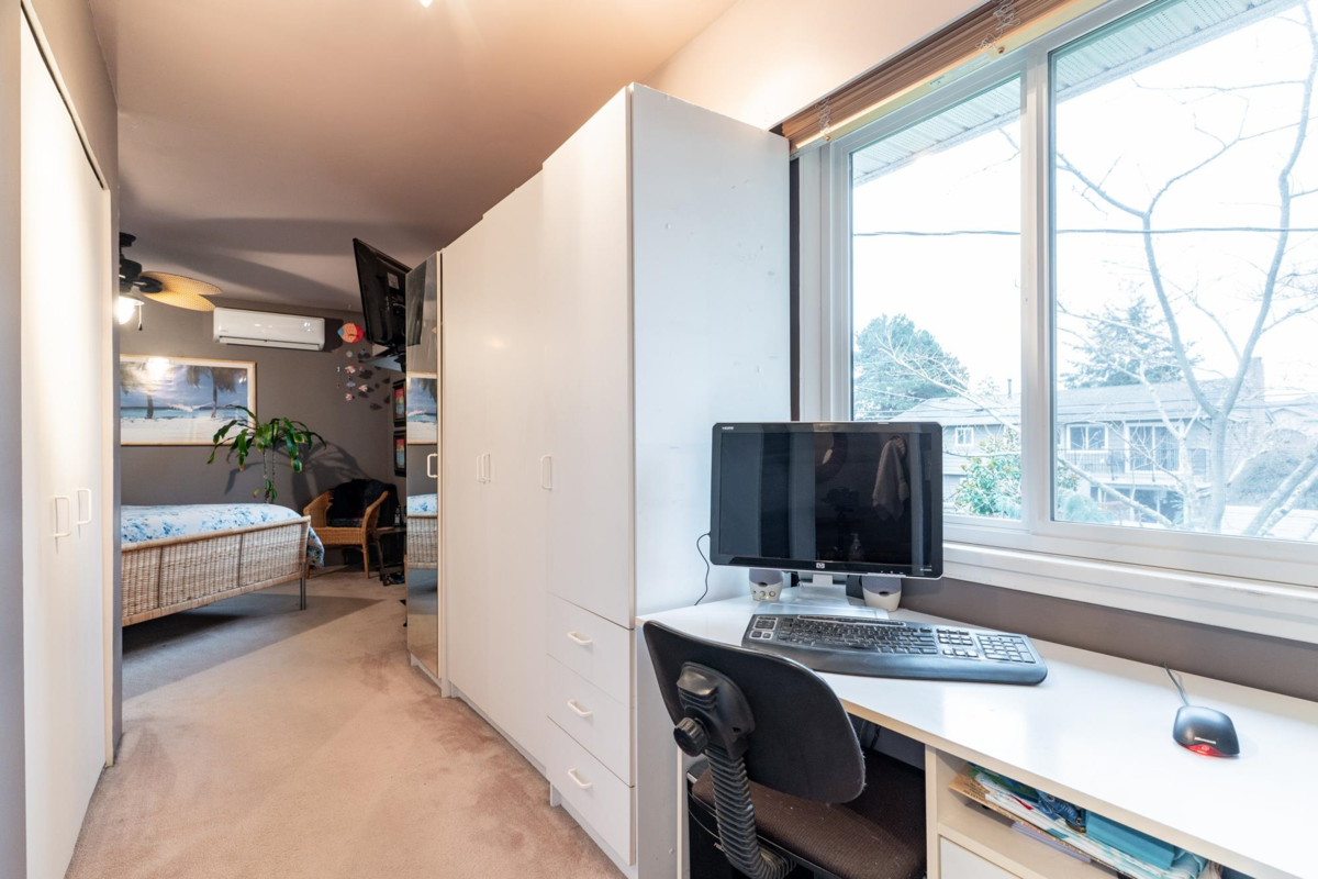 Laundry Room Photo of 8140 Fairdell Crescent, Richmond, BC