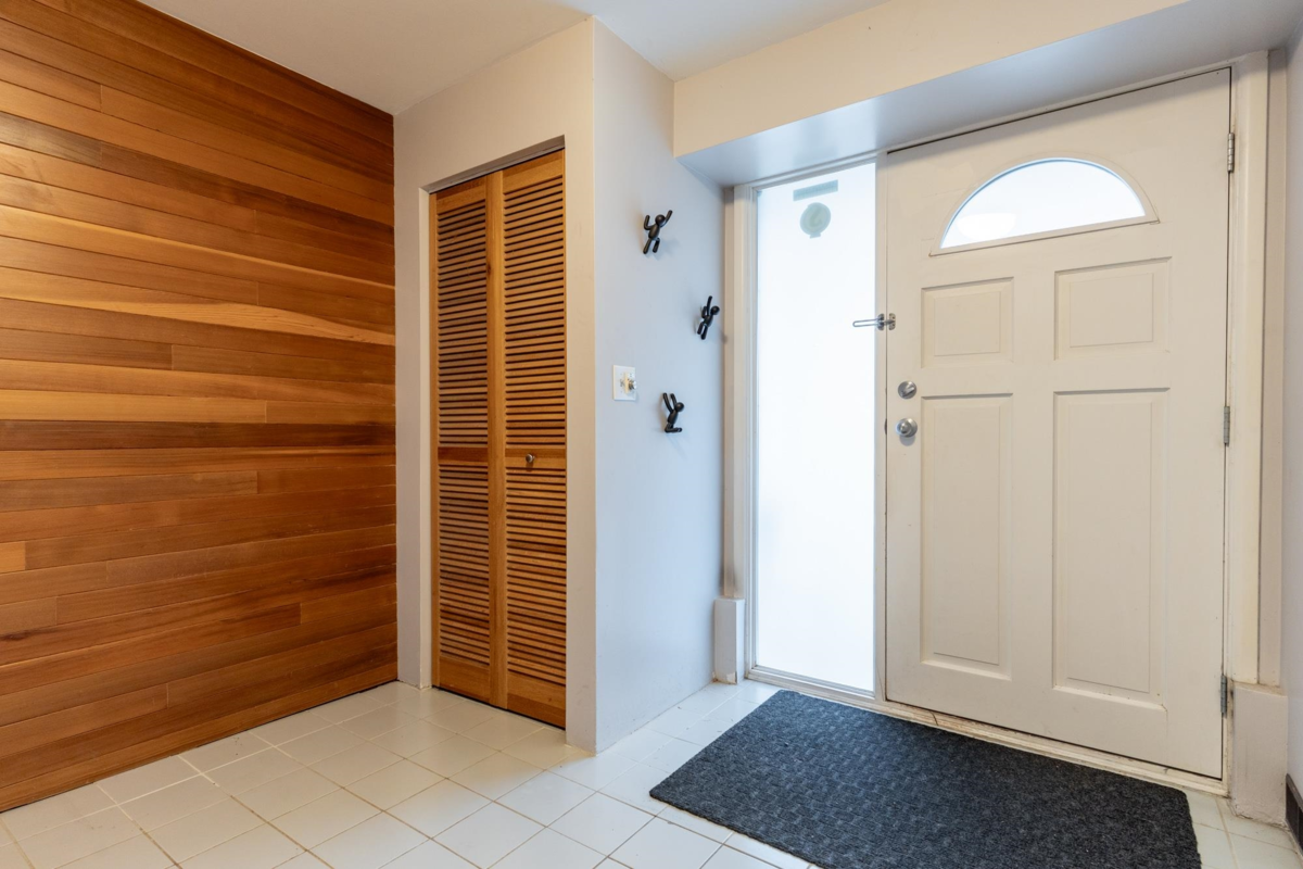 Living Room Photo of 8140 Fairdell Crescent, Richmond, BC