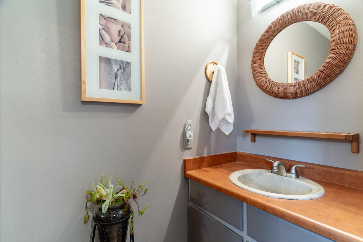 Mudroom Photo of 8140 Fairdell Crescent, Richmond, BC