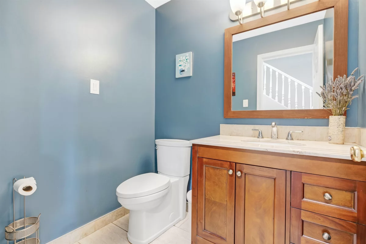 Guest Bathroom Photo of 4652 55a Street, Delta, BC