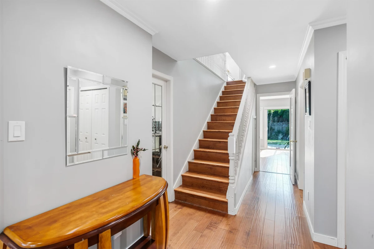 Powder Room Photo of 4652 55a Street, Delta, BC
