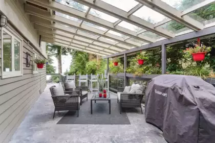 Breakfast Nook Photo of 20 Oceanview Road, Lions Bay, BC