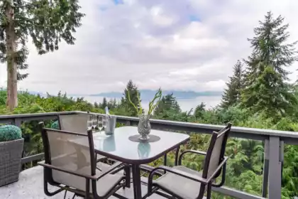 Primary Bedroom Photo of 20 Oceanview Road, Lions Bay, BC