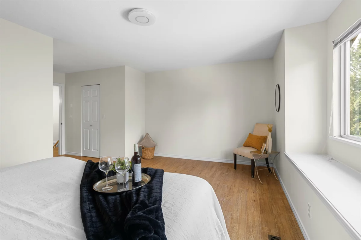 Powder Room Photo of 22783 116 Avenue, Maple Ridge, BC