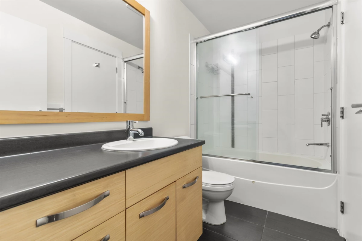 Bedroom 4 Photo of 207 33539 Holland Avenue, Abbotsford, BC