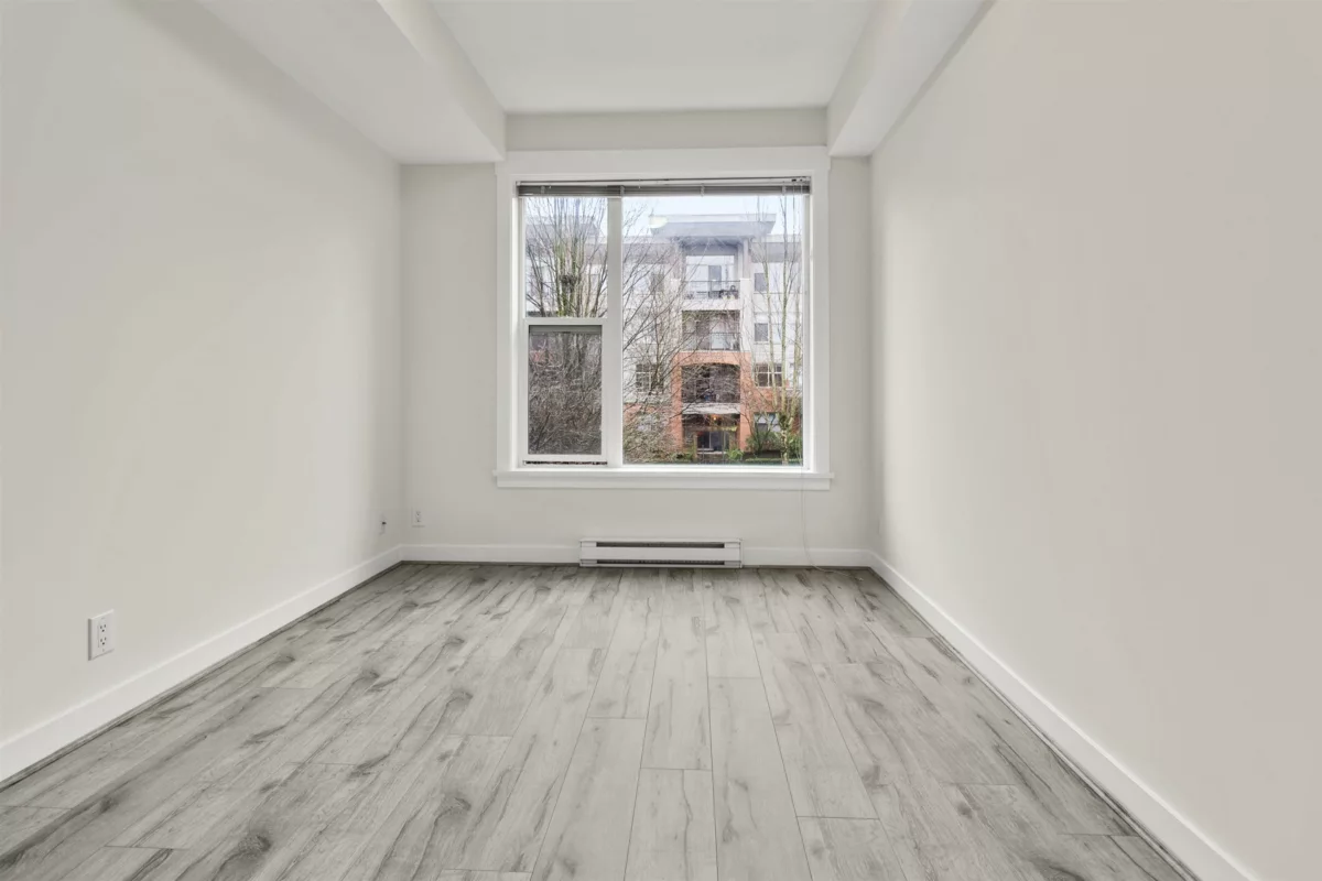 Kitchen Island Photo of 207 33539 Holland Avenue, Abbotsford, BC