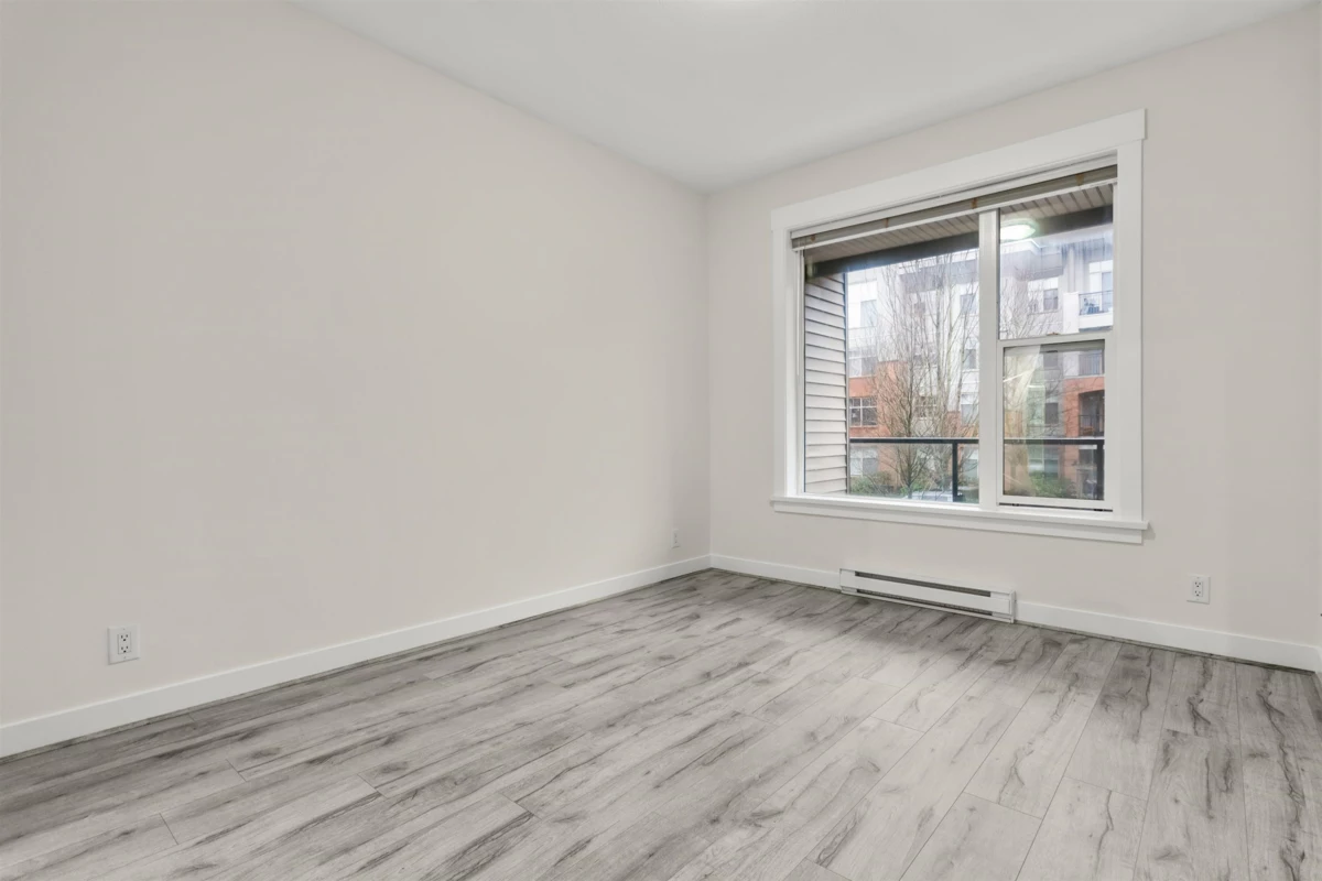 Primary Bedroom Photo of 207 33539 Holland Avenue, Abbotsford, BC