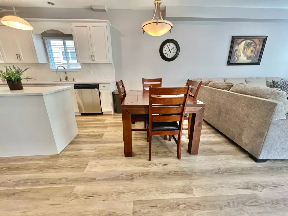 Dining Area Photo of 24282 101a Avenue, Maple Ridge, BC