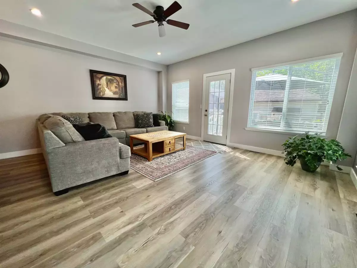 Kitchen Photo of 24282 101a Avenue, Maple Ridge, BC
