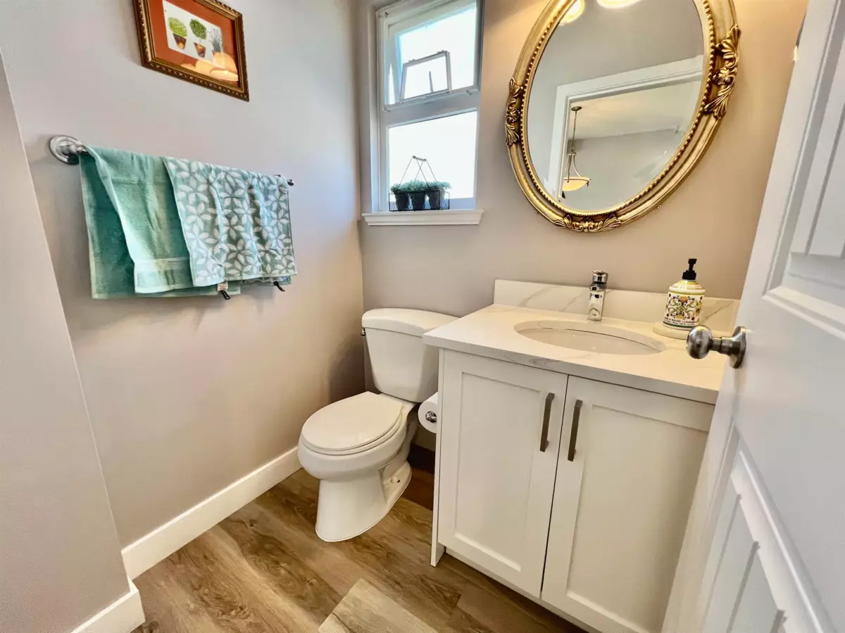 Primary Bedroom Photo of 24282 101a Avenue, Maple Ridge, BC