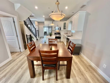 Breakfast Nook Photo of 24282 101a Avenue, Maple Ridge, BC