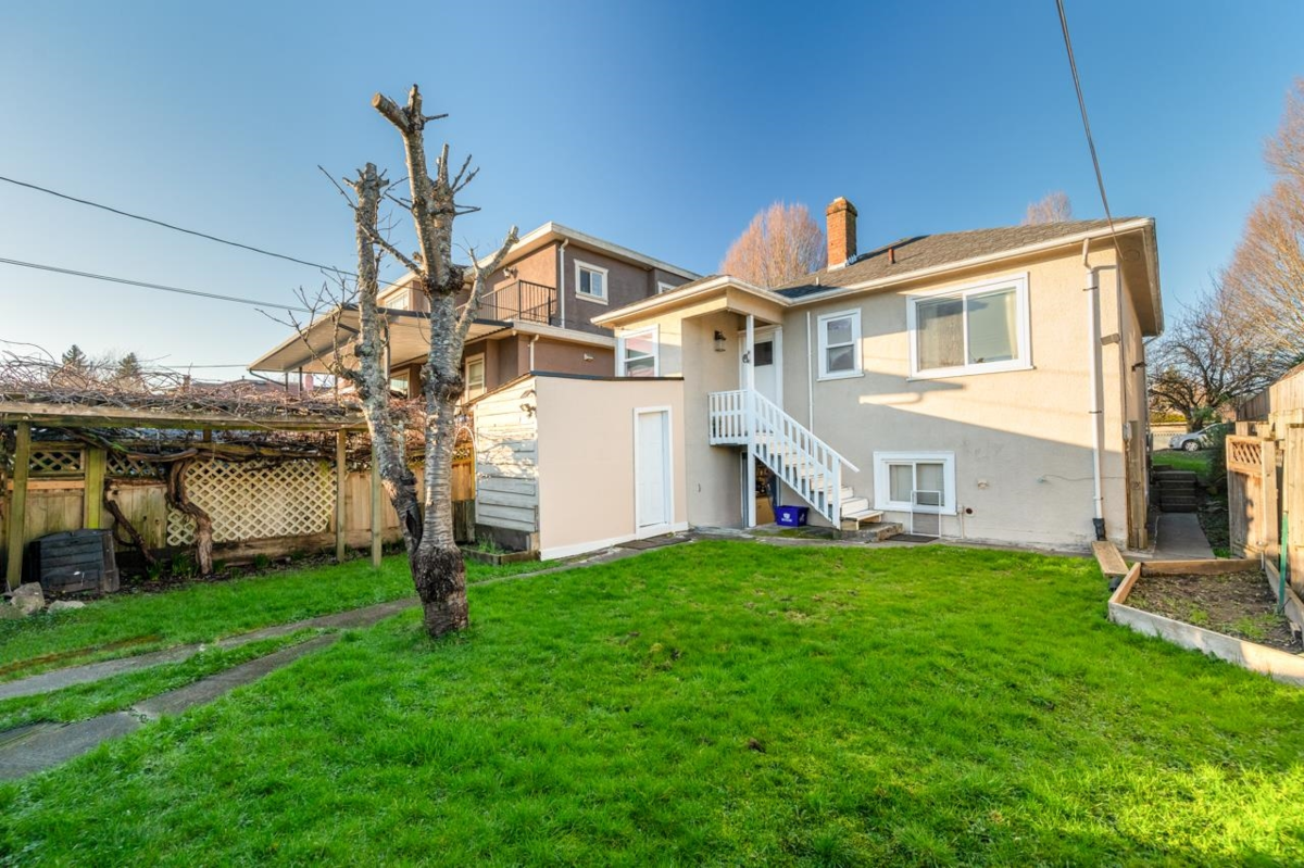 Guest Bathroom Photo of 1032 E 49th Avenue, Vancouver, BC
