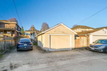 Powder Room Photo of 1032 E 49th Avenue, Vancouver, BC