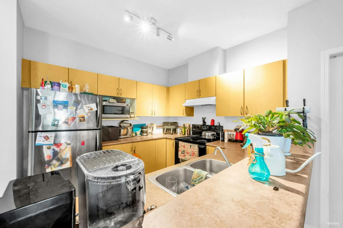 Breakfast Nook Photo of 213 83 Star Crescent, New Westminster, BC