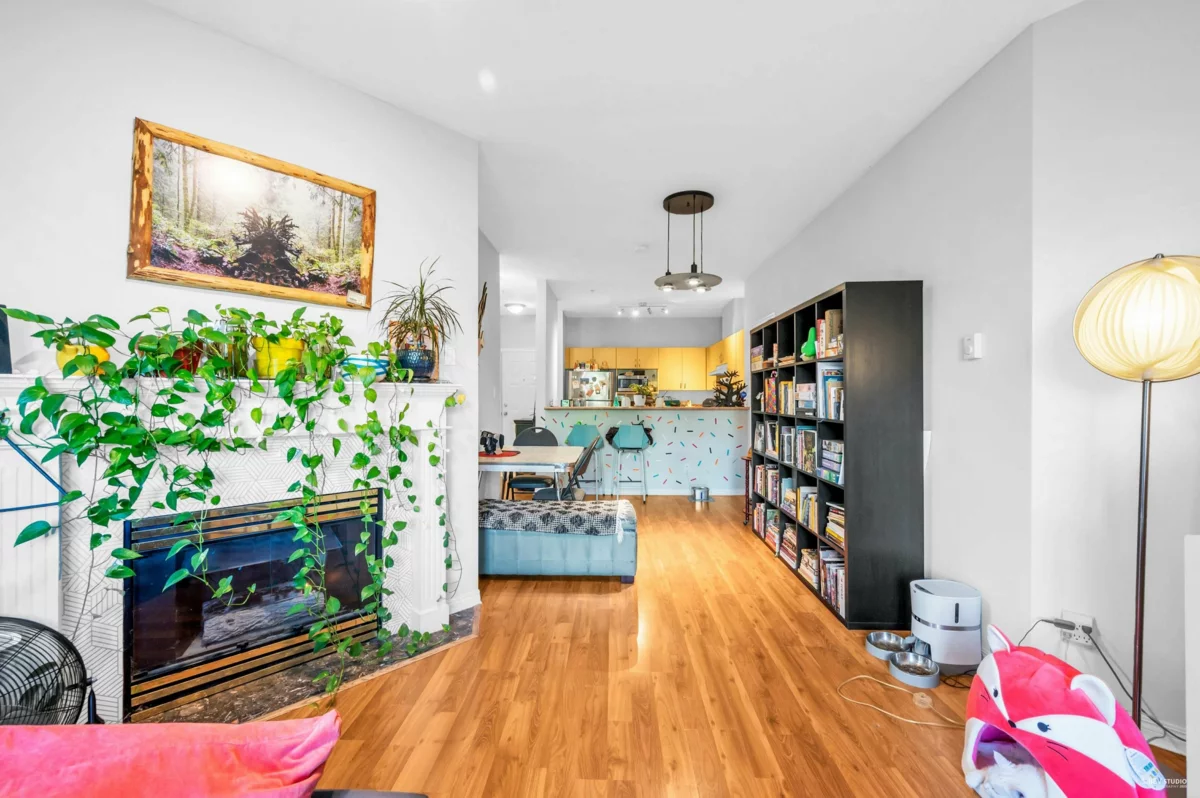 Dining Area Photo of 213 83 Star Crescent, New Westminster, BC