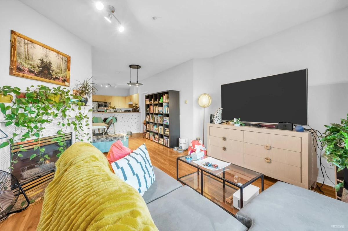 Family Room Photo of 213 83 Star Crescent, New Westminster, BC