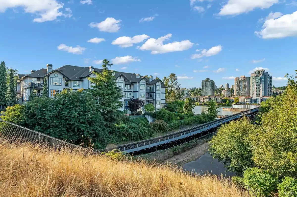 Front Yard Photo of 213 83 Star Crescent, New Westminster, BC