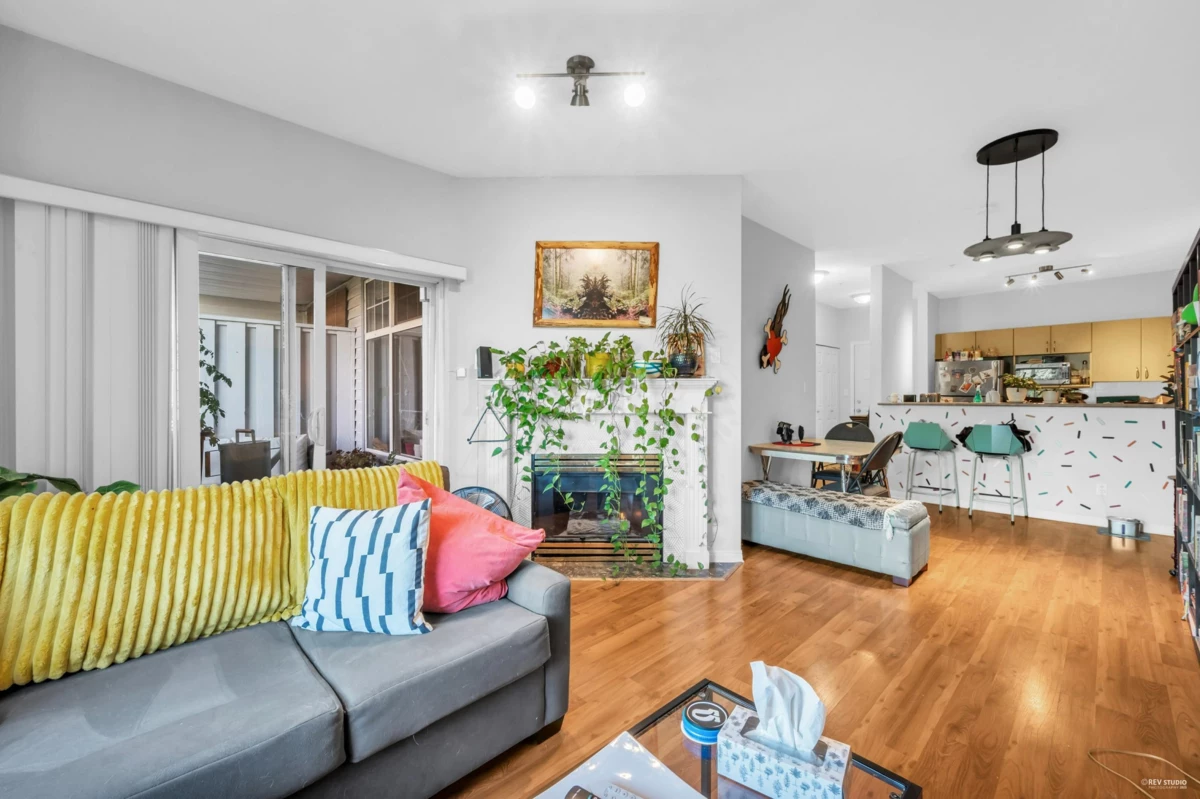 Kitchen Photo of 213 83 Star Crescent, New Westminster, BC