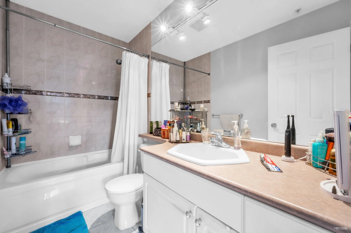 Walk-In Closet Photo of 213 83 Star Crescent, New Westminster, BC