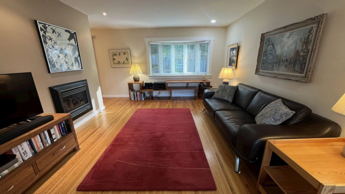 Living Room Photo of 3474 Greentree Lane, North Vancouver, BC