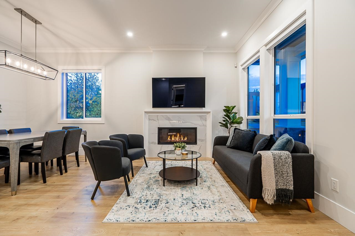 Dining Area Photo of 16595 25a Avenue, Surrey, BC