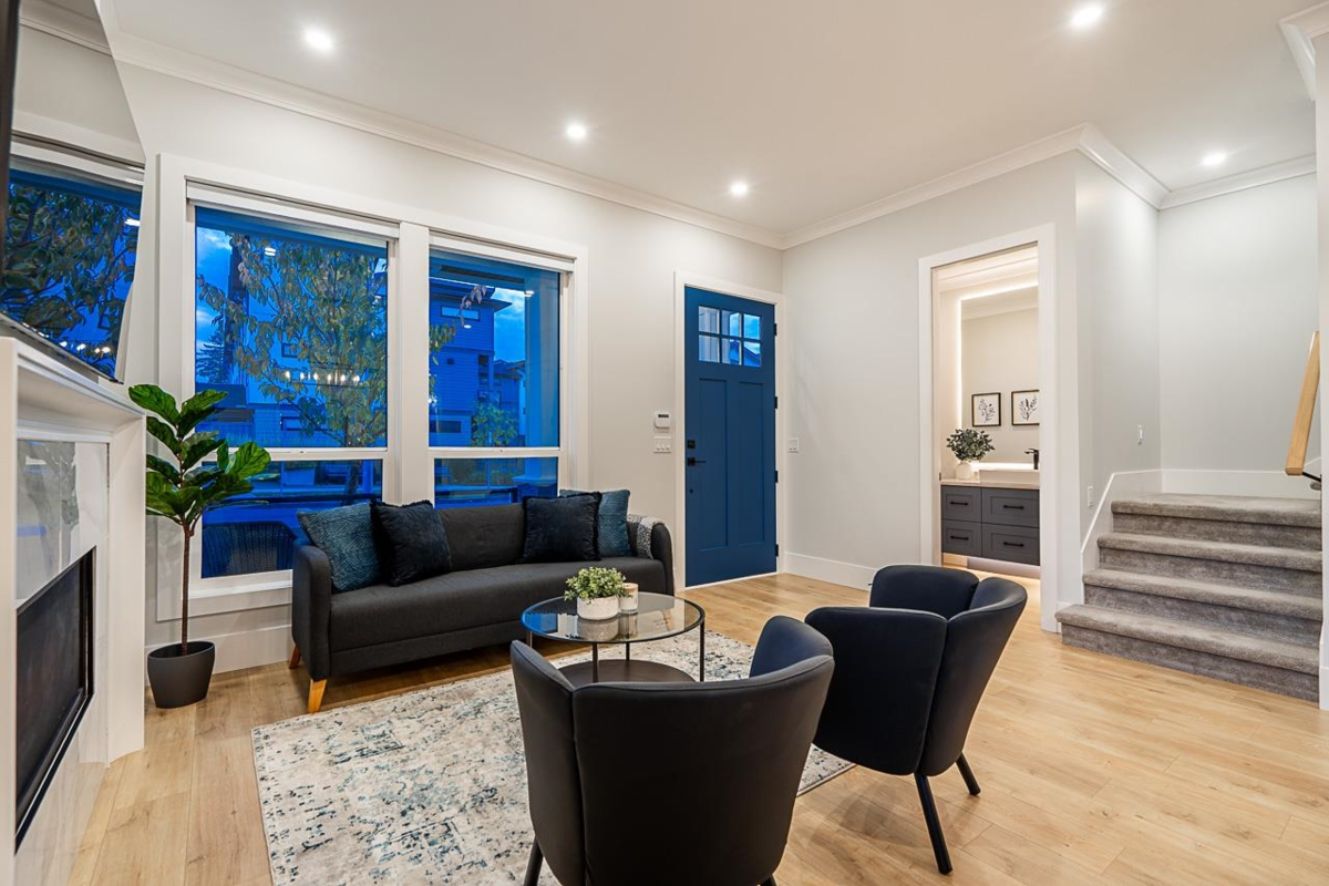 Kitchen Photo of 16595 25a Avenue, Surrey, BC