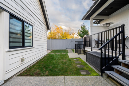 Hallway Photo of 16595 25a Avenue, Surrey, BC