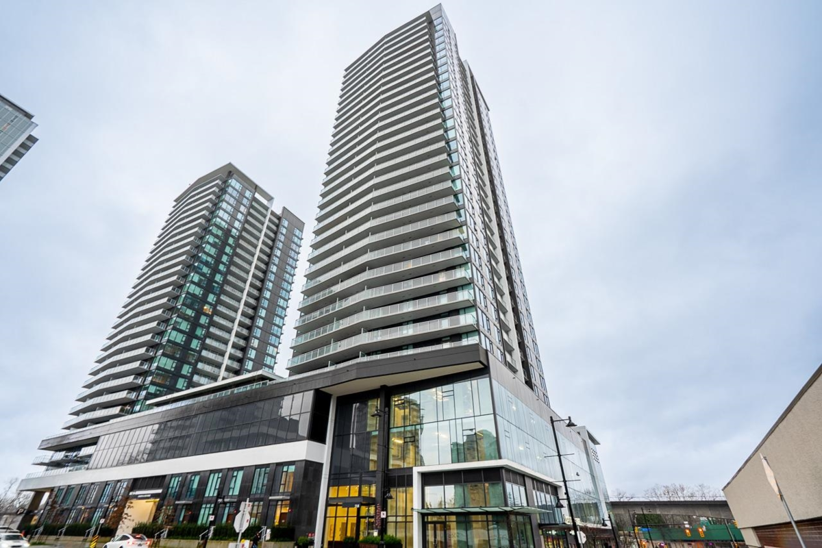 Fitness Center Photo Near 910 318 Alderson Avenue, Coquitlam, BC