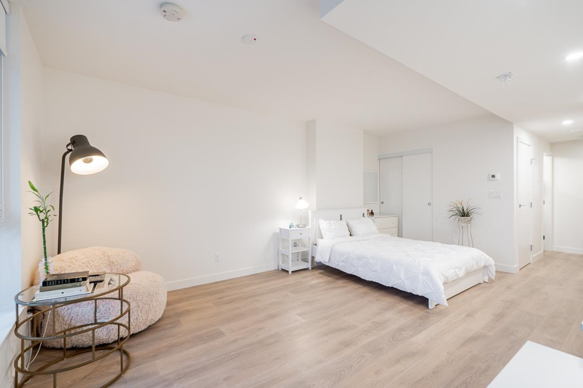 Guest Bathroom Photo of 910 318 Alderson Avenue, Coquitlam, BC